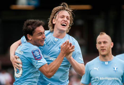 Ricardinho, och Magnus Eriksson, gratulerar Emil Forsberg,