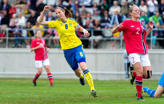 Lotta Schelin, Sverige, jublar