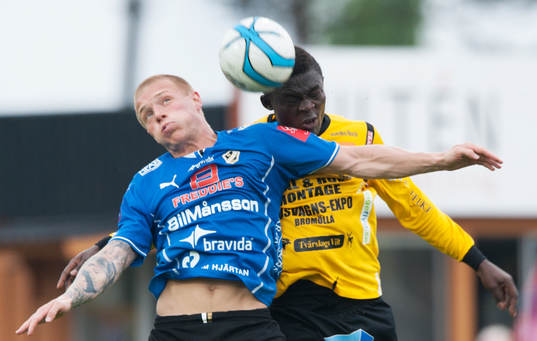 Gudjon Baldvinsson, Halmstad och Gbenga Arokoyo, Mjällby