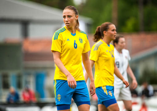 Bläddra bland fler bilder av Fotboll, Sverige, porträtt, F19/94