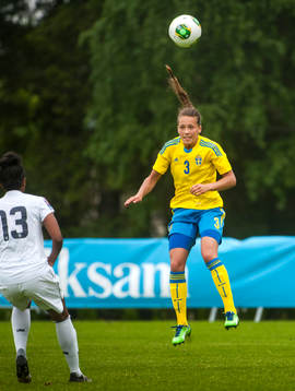 Elin Landström, Sverige, gör en nick