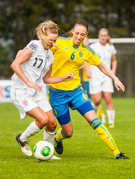 Danielle Weatherholt, USA, och Petra Andersson, Sverige