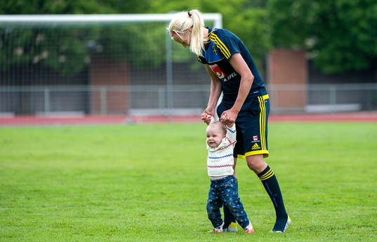 Josefine Öqvist, Sverige, med dottern Stella