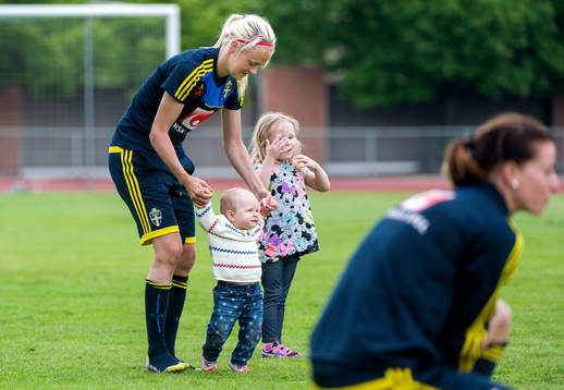 Josefine Öqvist, Sverige, med sin dotter Stella