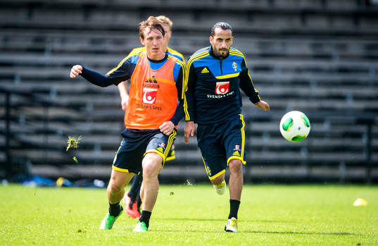 Träning på Söderstadion i Stockholm. Kim Källström och