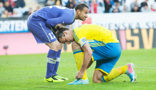 Zlatan Ibrahimovic, Sverige, mot Tome Pachovski, målvakt,