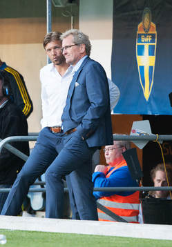 Marcus Allbäck och Erik Hamrén, förbundskapten, Sverige