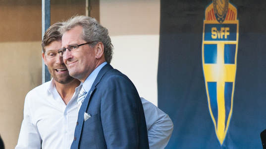 Marcus Allbäck och Erik Hamrén, förbundskapten, Sverige