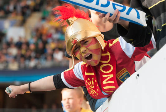 Supporter, Makedonien
