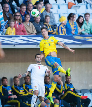 Mikael Lustig,  Sverige