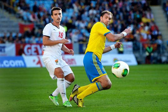 Nikola Grigorov, Makedonien och Johan Elmander, Sverige