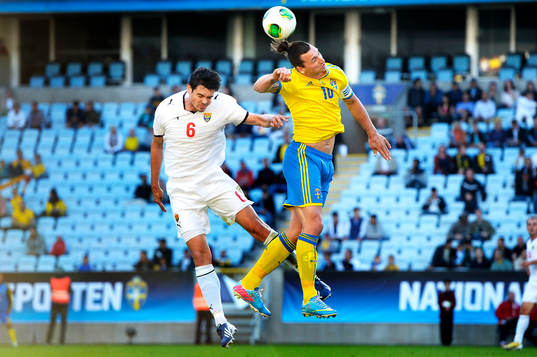 Zlatan Ibrahimovic, Sverige i nickduell med Vance Sikov,