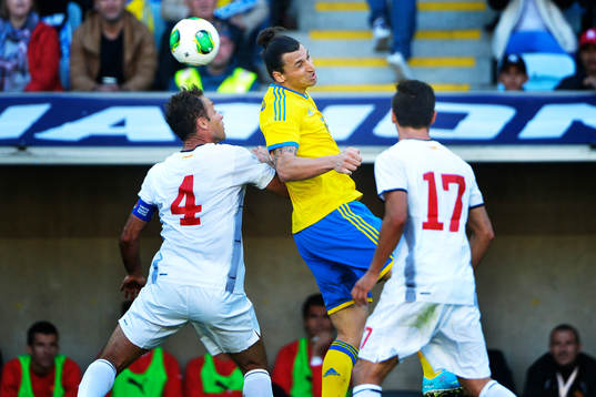 Zlatan Ibrahimovic, Sverige nickar förbi Nikolche Noveski