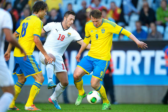 Kim Källström, Sverige, utmanas av Agim Ibraimi,