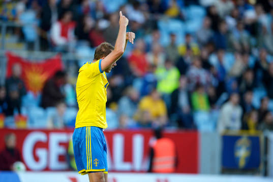 Andreas Granqvist, Sverige, signalerar byte