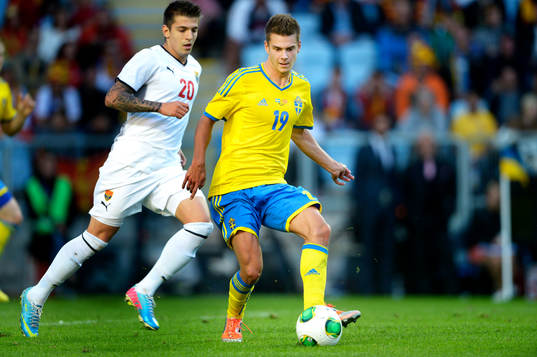 Alexander Kacaniklic, Sverige jagas av Alexandar