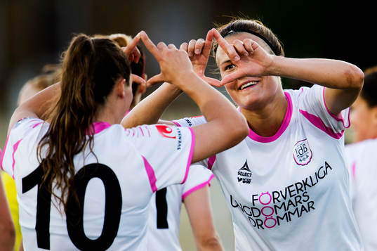 Bläddra bland fler bilder av Fotboll, Damallsvenskan, LDB Malmö - Göteborg Kopparbergs