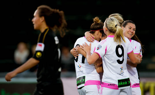 Anita Asante, Kopparbergs Göteborg, deppar och Elin