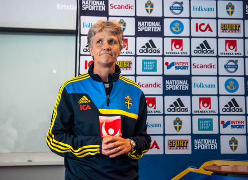 Pia Sundhage, Förbundskapten för Sveriges damlandslag