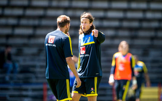 Träning på Söderstadion. Andreas Granqvist och Jonas