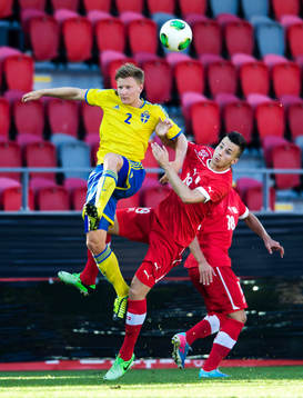 Mattias Johansson, Sverige, i nickduell med Stjepan Vuleta,