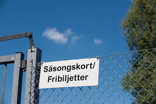 Fotboll, Skyltinformation, säsongskort, fribiljetter