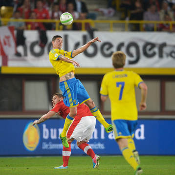 Mikael Lustig, Sverige