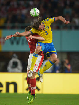 Marc Janko, Österrike och jonas Olsson, Sverige