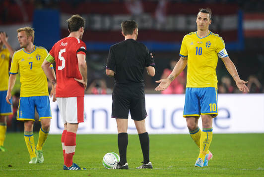 Zlatan Ibrahimovic, Sverige pratar med Gianluca Rocchi,