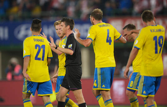 Sverige protesterar hos Gianluca Rocchi, domare Italien