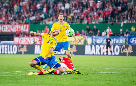 Andreas Granqvist, Sverige sparkas ned i slutminuterna men