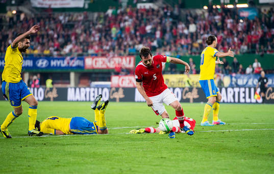 Andreas Granqvist, Sverige sparkas ned i slutminuterna men