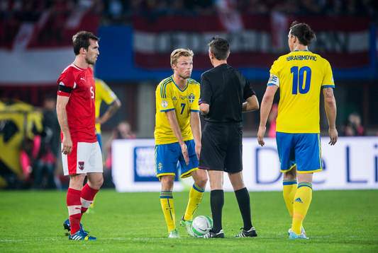 En av flera gånger som Sebastian Larsson är upprörd på