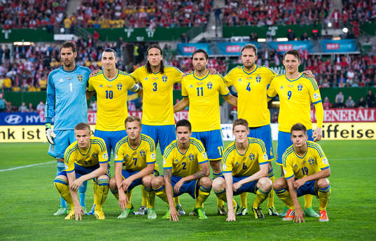 Startelvan. Övre raden från vänster: Andreas Isaksson,