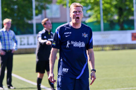 Sunnanås tränare Martti Tikkanen var arg