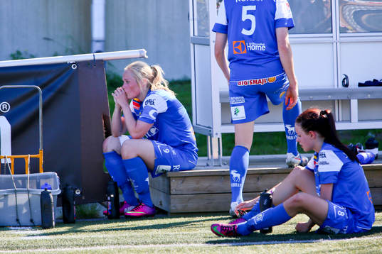 Sunnanås lagkapten Carina Holmberg deppar