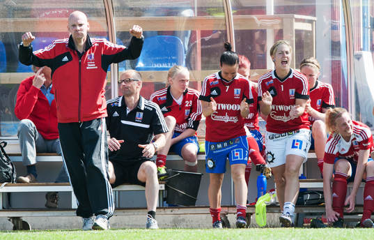 Thomas Mårtensson, tränare, Vittsjö, jublar när