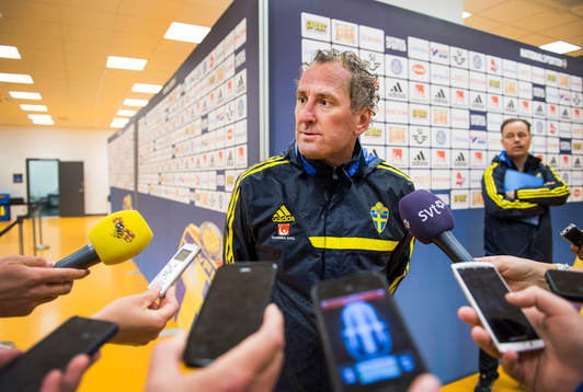 Träning på Friends Arena. Erik Hamrén, förbundskapten