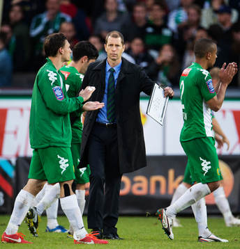 Hammarbys tränare Gregg Berhalter lämnar planen