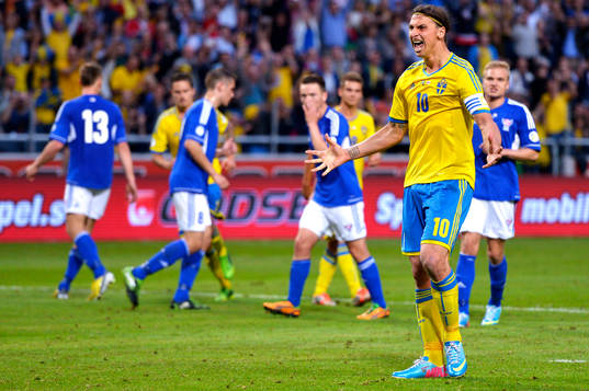 Sveriges Zlatan Ibrahimovic jublar