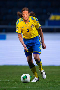 Sveriges Jonas Olsson i matchen mellan Sverige och