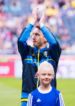 Sveriges Kim Källström hyllas