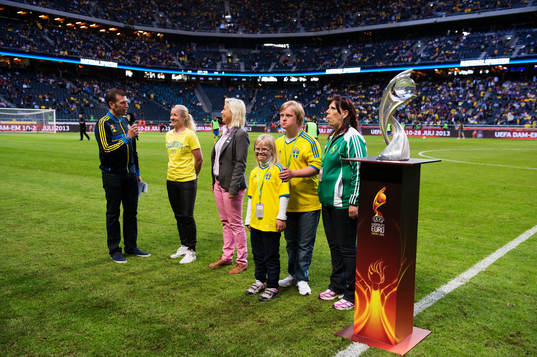 Deltagare i Special Olympics och Victoria Svensson deltar i