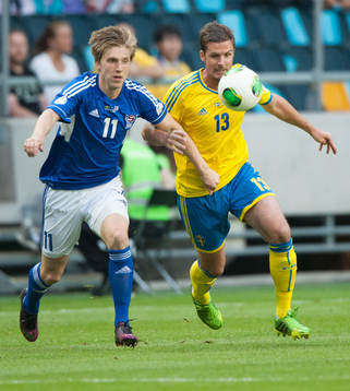 Per Nilsson, Sverige, mot Joan Simun Edmundsson, Färöarna