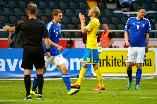 Sveriges Ola Toivonen i matchen mellan Sverige och