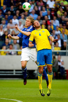 Nickduell mellan Sveriges Andreas Granqvist och Färöarnas