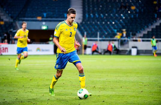 Mikael Lustig, Sverige i matchen mellan Sverige och