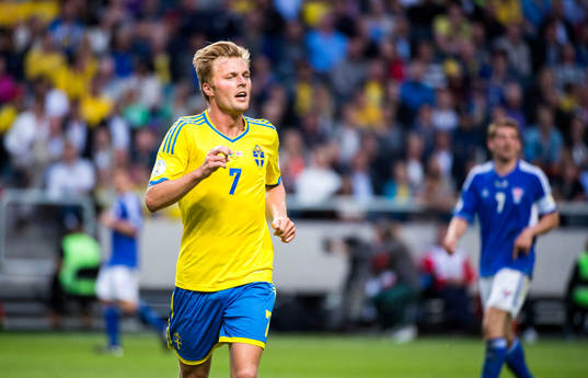 Sebastian Larsson, Sverige i matchen mellan Sverige och