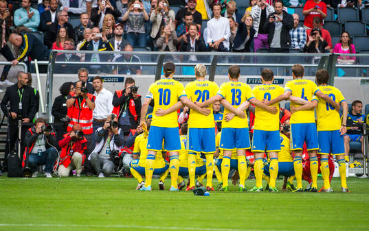 Sverige ställer upp för lagbild innan matchen mellan