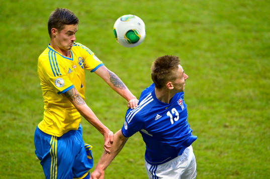 Mikael Lustig, Sverige i nickduell med Pol Johannus